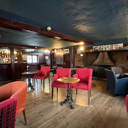 Roebuck Inn スティーブネージ エクステリア 写真